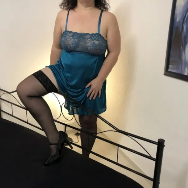 Noelia/CH - CH in Baden bietet 90 Min. rotes Tantra - Bild 4 / 8