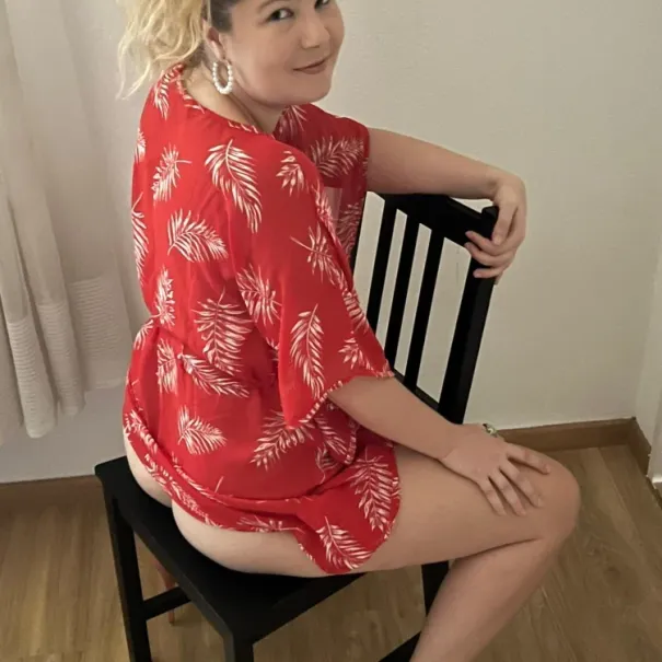 SandraFee - Sensitive Masseurin bietet Ganzkörpermassage mit Happyend oder Tantramassagen Nähe Zürich behaart - Bild 3 / 5
