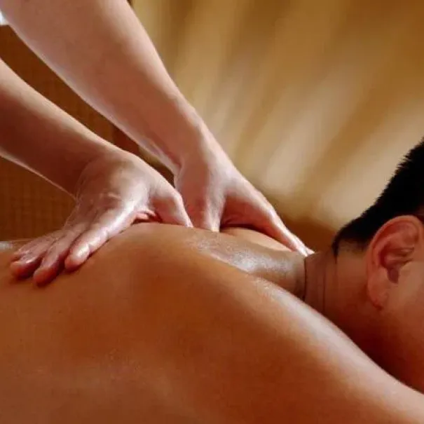Nana - NEU in Chur: Charmante Thai Masseurin und Sex Liebhaberin ! - Bild 2 / 4