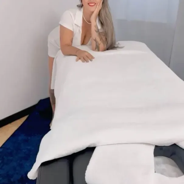 Bruna - Süsse Masseuse zeigt dir die Pforten zum Himmel - Bild 1 / 6