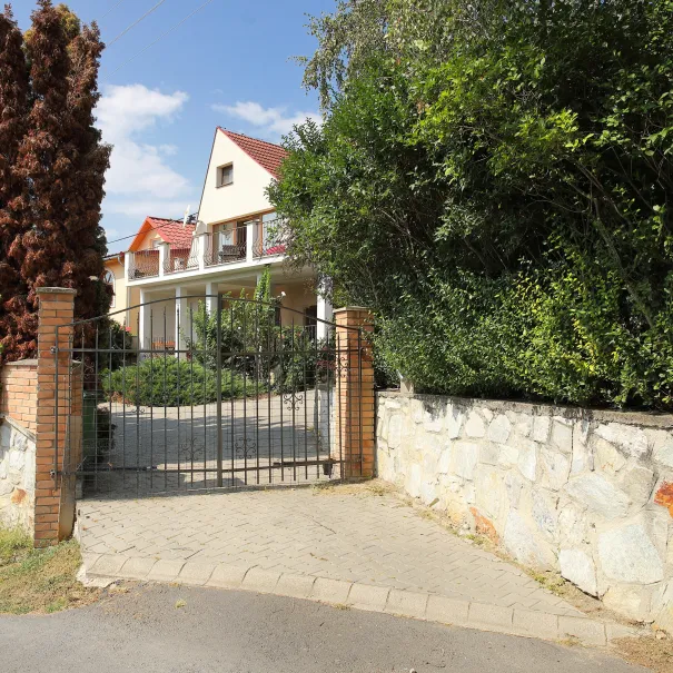 Anwesen mit Weinberg in Vinica-Preissenkung - Bild 4 / 8