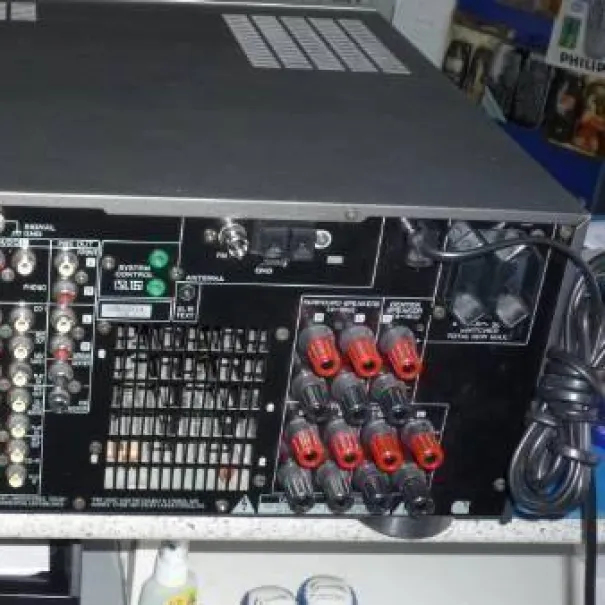 Audio Video Surround Receiver V-7773 D Ausgangsleistung: 120 Watt pro Kanal an 6 Ω (Stereo) inkl. FB silber KENWOOD - - Bild 2 / 11