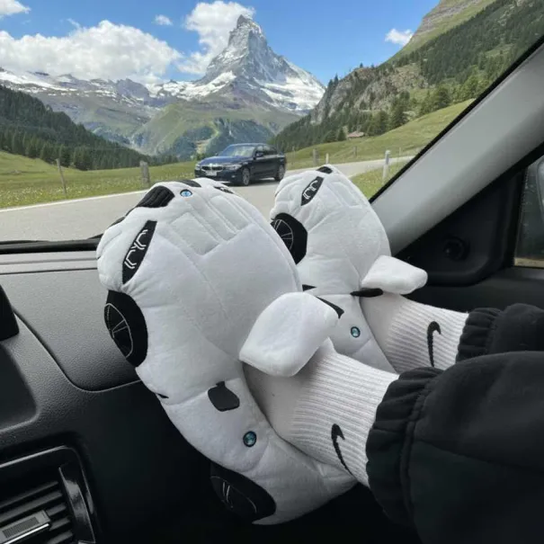 BMW Hausschuhe Für Die Pole Position Zuhause 🚗🏁 - Bild 1 / 3