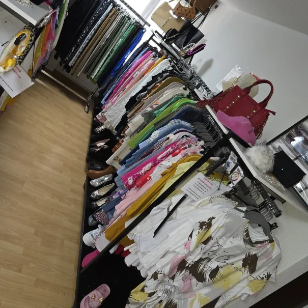 Fashion Store Geschäftsauflösung - Bild 1 / 7