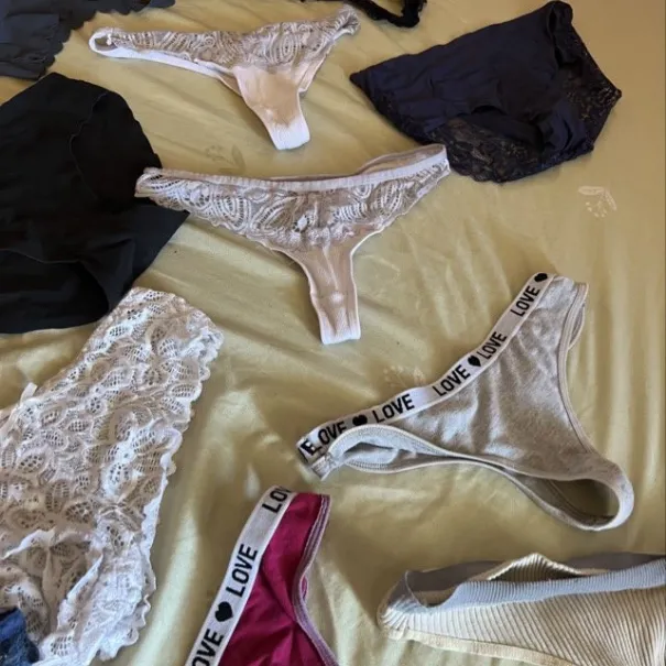 Flurinas Überraschungshöschen – getragener Slip mit Spuren - Bild 3 / 6