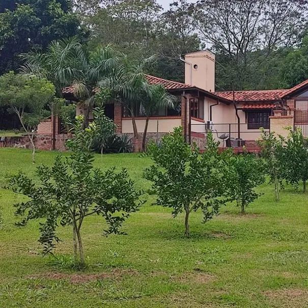 Haus mit Gästehaus in Caacupe-Cabanas / Paraguay - Bild 1 / 9