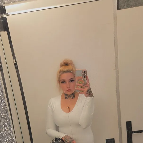 Herrin Sarah, die Domina - Bild 3 / 4