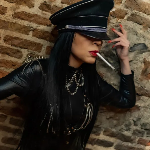 High Class FemDom Professional Dominatrix - Bild 2 / 9