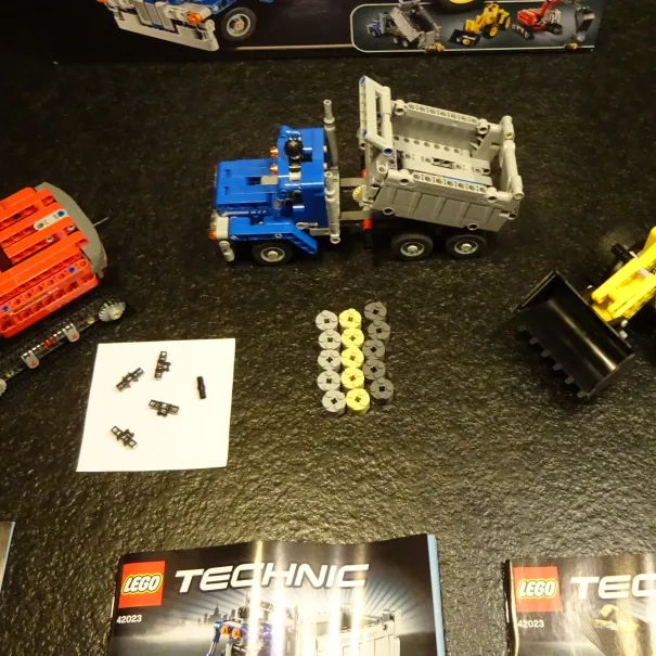 LEGO Technic Baustellen-Set 42023 - Bild 3 / 5