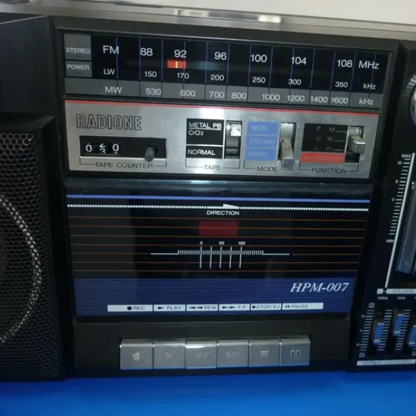 Marke: RADIONE Graphic Equalizer 3 Band Radio Cassette Radio Rec. Stereo Portabel HPM-007 - Bild 2 / 7