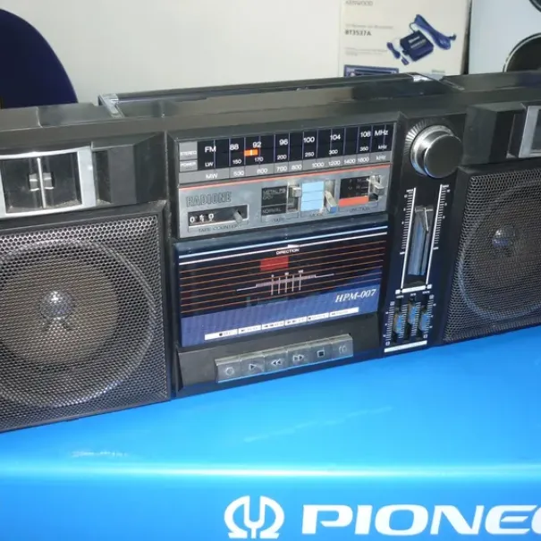 Marke: RADIONE Graphic Equalizer 3 Band Radio Cassette Radio Rec. Stereo Portabel HPM-007 - Bild 1 / 8