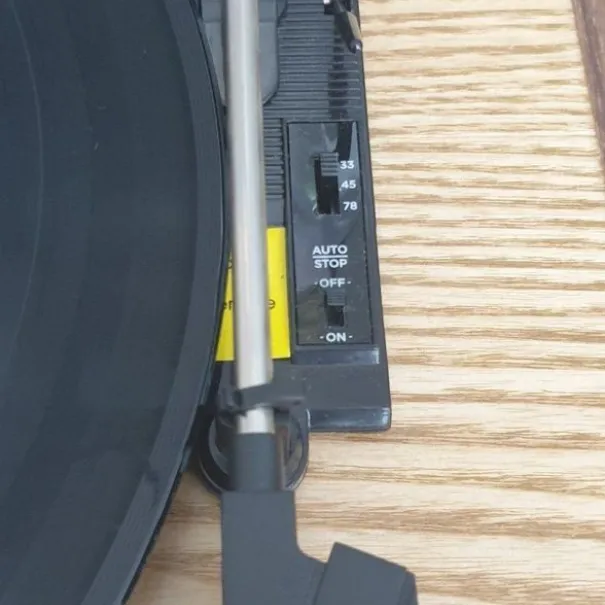 Max LP ist ein All-In-One Schallplattenspieler - Bild 6 / 12