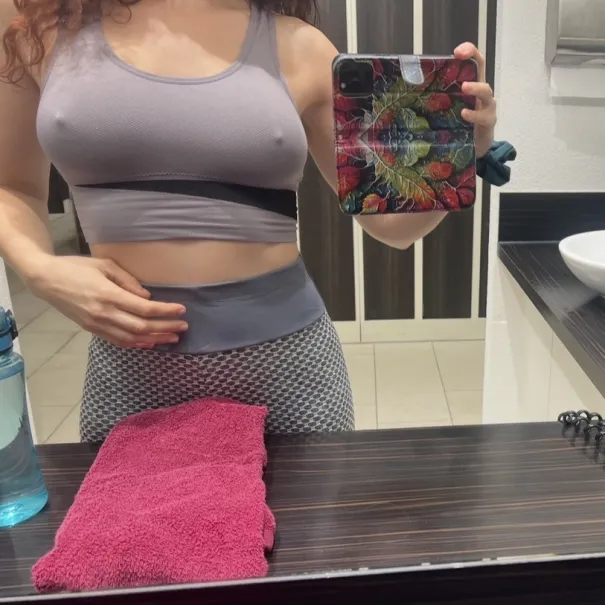 Mein Sport-BH – verschwitzt direkt aus dem Gym mit meinem Duft - Bild 1 / 2