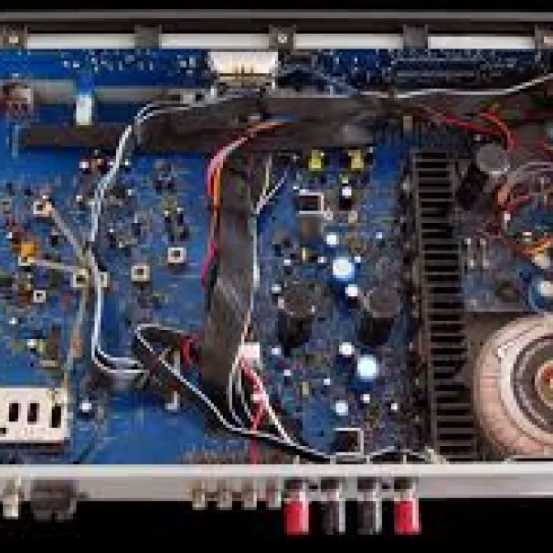 NAD - RECEIVER - 710 Stereo AM FM Leistungsbeschreibung Endstufen-Sektion - Bild 3 / 6