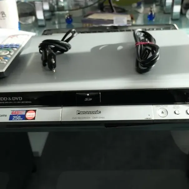 PANASONIC DMR EH 53 EC-S silber HDMI - SCART 160GB Festplatte  DivX SVCD JPEG, CD-R RW, MP3 HDMI 1080p, USB 2.0 silber - Bild 1 / 12