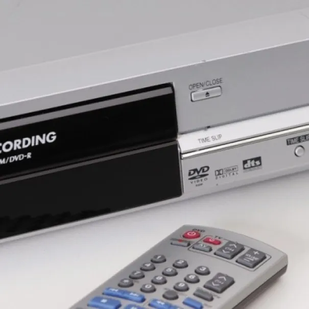 PANASONIC DMR EH 53 EC-S silber HDMI - SCART 160GB Festplatte  DivX SVCD JPEG, CD-R RW, MP3 HDMI 1080p, USB 2.0 silber - Bild 4 / 12