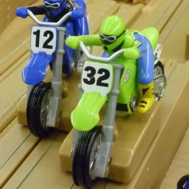 Rennbahn Motos HOT WHEEL - Bild 1 / 14