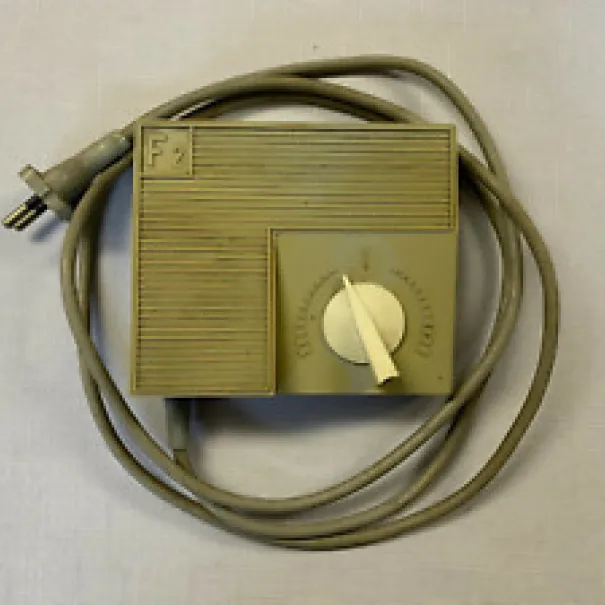 Trafo aus der DDR Zeiten gut erhalten F 2 grau Regelbar - Bild 3 / 10
