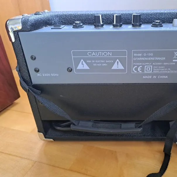 Tragbarer Gitarren Verstärker G - 15 G    20 Watt Power - Bild 2 / 9