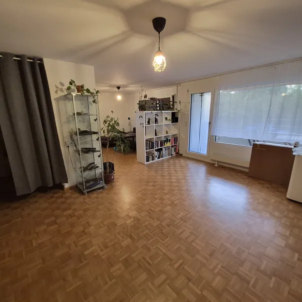 Umfassend sanierte 2.5-Zimmer-Wohnung Bottmingen - Bild 2 / 10