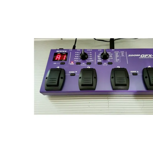 ZOOM GFX 1  Gitarre Effects Processor - Bild 3 / 12