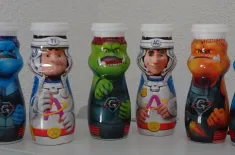6 Plastik-Spielzeugfiguren