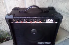 Gitarrenverstärker ARIA AG 20    Modell: AG 20