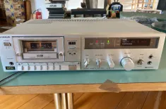 H I T A C H I - D-75 S silber Top Tape guter zustand. Kassetten
