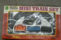 MINI Train Modelleisenbahn Batterie Betrieb Lock - Wagen - Schienen ab 8 Jahren