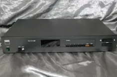 NAD - TUNER 4220 Millitari grünTuner AM FM Tuner